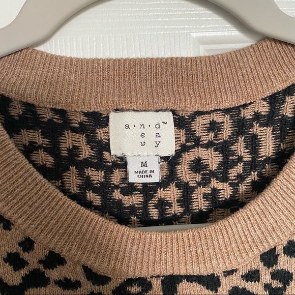 A new day leopard print sweater / size medium - Picture 2 of 5